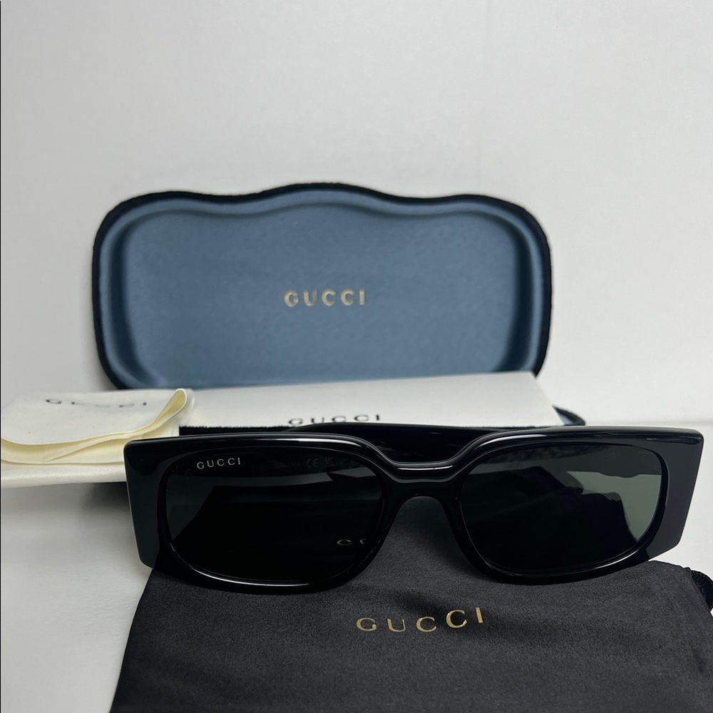 New Gucci Black Rectangular Sunglasses - image 3